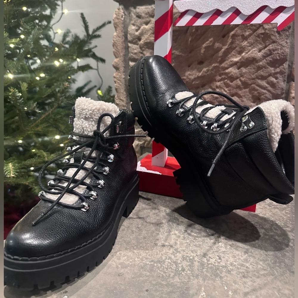 Marc Fisher Black Shearling Lace Up Winter Hiking Boots 8.5